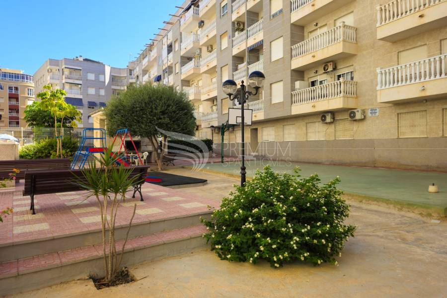 Sale - Apartment - Torrevieja - Centro