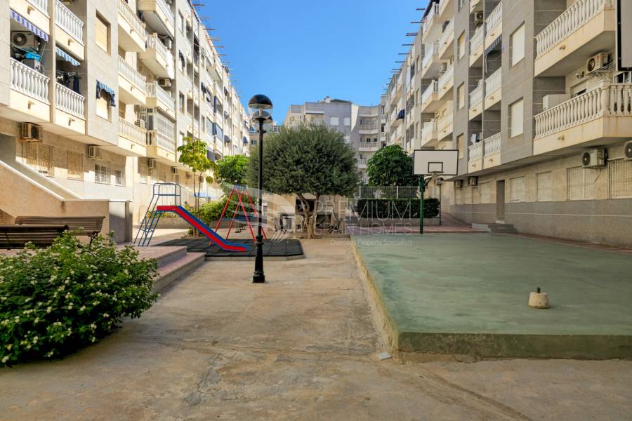 Resale - Apartment - Torrevieja - Centro